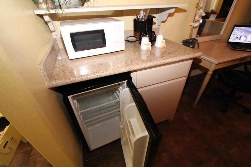 Ramada By Wyndham & Suites South Padre Island Eksteriør billede