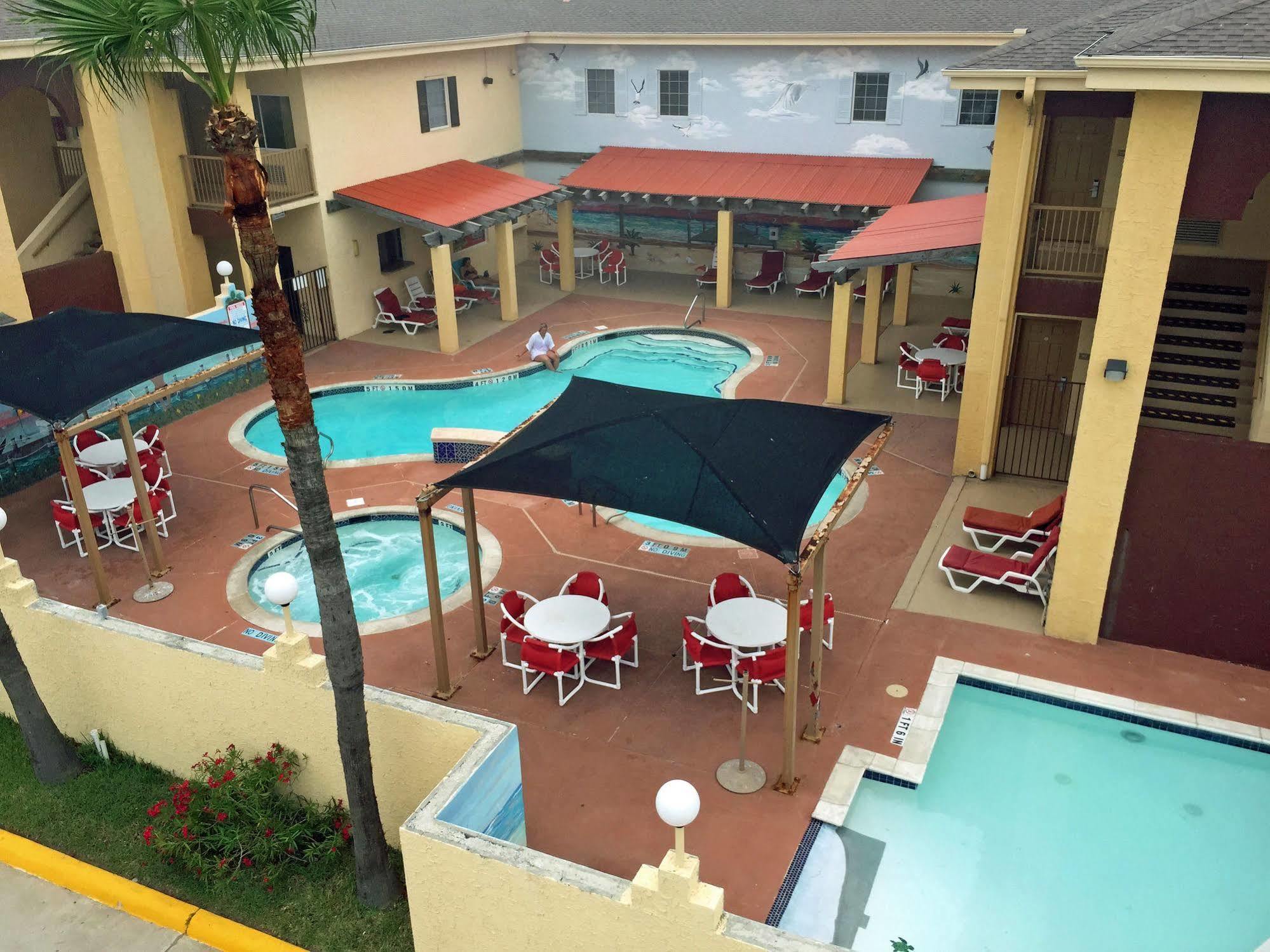 Ramada By Wyndham & Suites South Padre Island Eksteriør billede